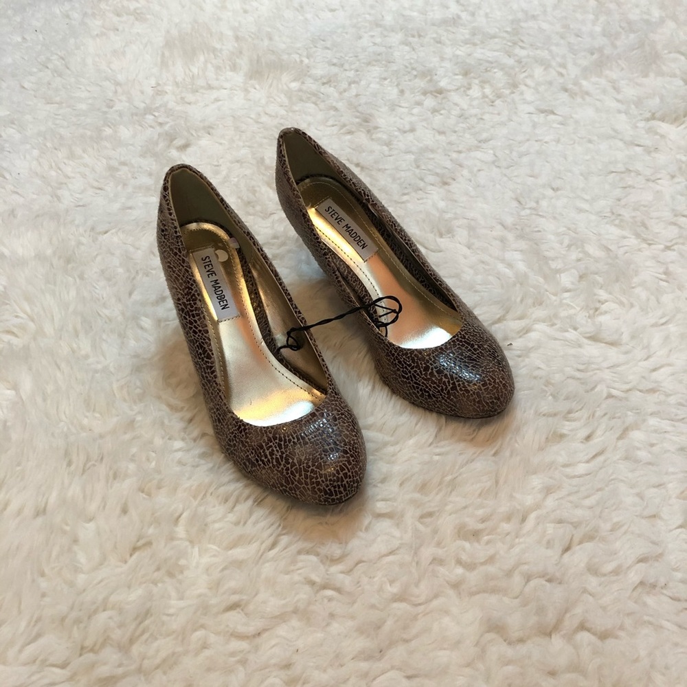 NWOT Steve Madden Brown Heels